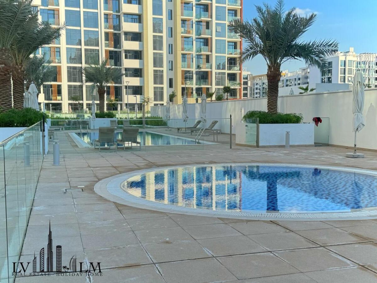Apartment 1 Bedroom In Azizi Riviera 17 *